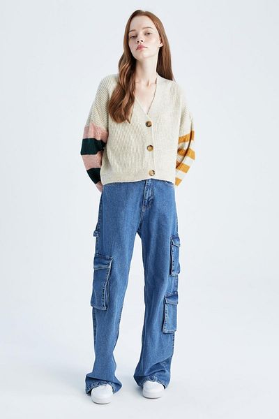 DeFacto Cool Regular Fit V-Neck Buttoned Knitted Cardigan