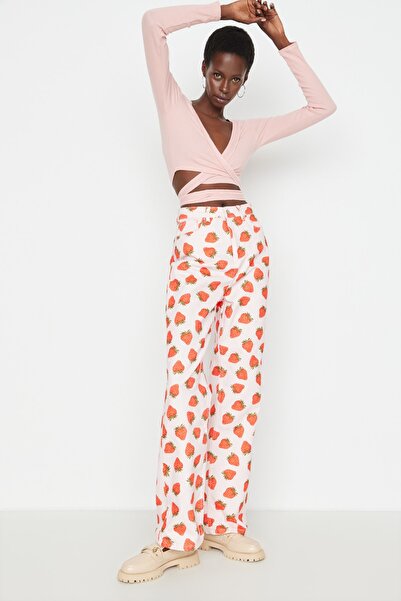 Trendyol Collection Rózsaszín eper nyomott magas derekú 90-es évek széles lábszárú farmernadrágja TWOSS22JE00012