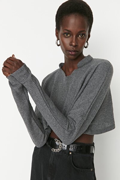 Trendyol Collection Pletená halenka s dlouhým rukávem v antracitové barvě TWOAW21BZ1213