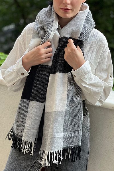 Novon Giyim & Aksesuar Unisex Black and White Plaid Long Scarf with Fringed Ends