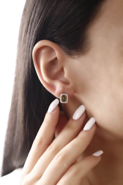 SARIASLAN Kadın Haki Yeşil Baget Taşlı Gümüş Küpe