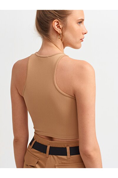 Dilvin Θηλυκή αθλήτρια καμήλας