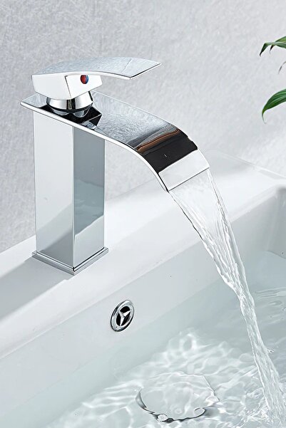 Hedi's Home صنبور حوض الشلال من هيدي