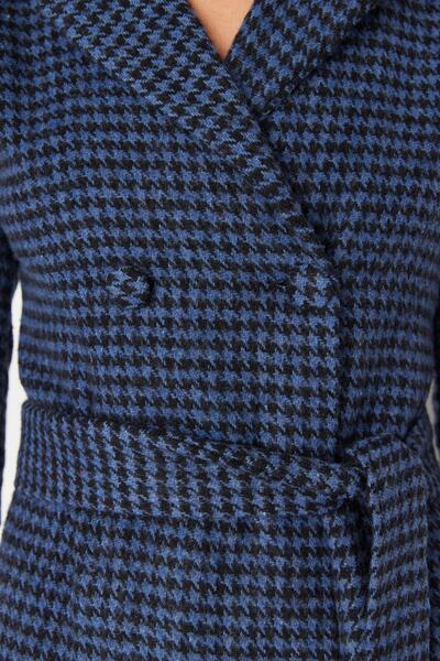 Trendyol Collection Φόρεμα υφαντό μπουφάν με μπλε ζώνη TWOAW23EL00389