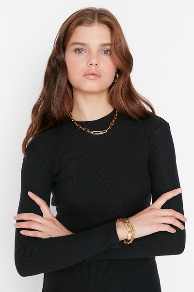 Trendyol Collection Schwarzes tailliertes Mini-Stehkragen-Bleistiftkleid aus geripptem flexiblem Strick TWOAW21EL2244