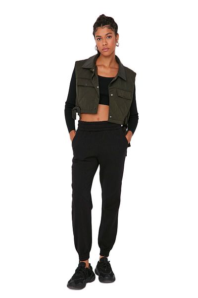 Trendyol Collection Schwarze Basic Jogger Strick-Sweathose mit dicker Fleece-Innenseite TWOAW21EA0010