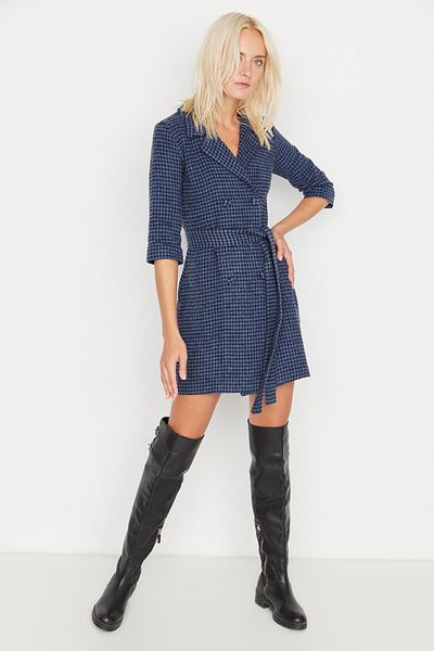 Trendyol Collection Blaues, gewebtes Jackenkleid mit Gürtel TWOAW23EL00389