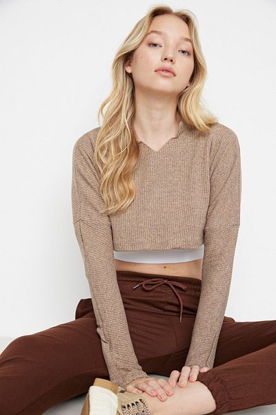 Trendyol Collection Πλεκτή μπλούζα σε μπεζ μακρυμάνικο πλεκτό λουκ Super Crop TWOAW21BZ1213