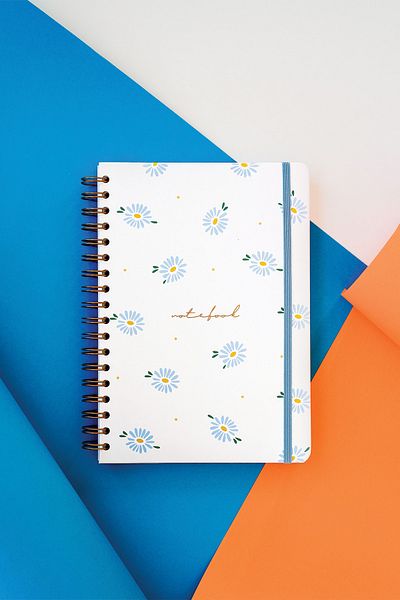 Matt Notebook 17x24 Cm Elastic Spiral Hard Cover Notebook Checkered Daisy