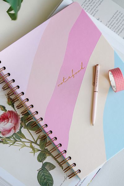 Matt Notebook 17x24 Cm Caiet de note cu copertă rigidă cu spirală elastică Curcubeu cu rigle