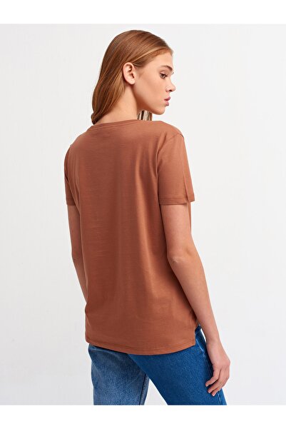 Dilvin Women's Beige V-Neck Basic T-shirt
