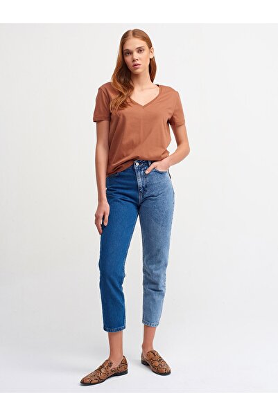 Dilvin Women's Beige V-Neck Basic T-shirt