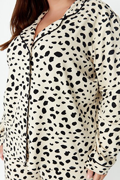 Trendyol Curve Σετ πιτζάμες γιακά πουκάμισου με πολύχρωμα σχέδια - TBBAW23AI00015