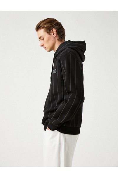 Koton Bedrucktes gestreiftes Kapuzen-Sweatshirt