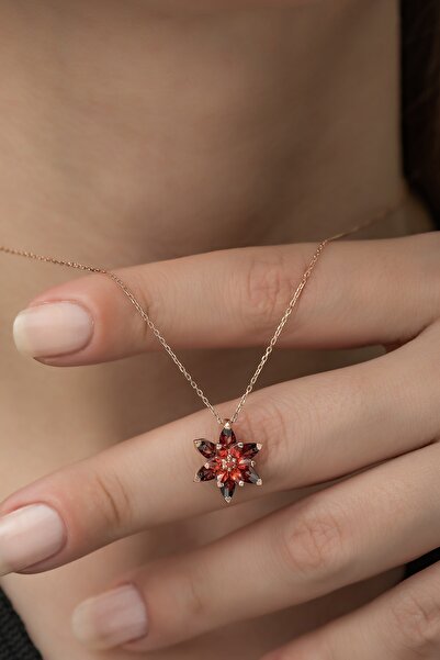 Nereze Kadın 925 Ayar Kırmızı Lotus Çiçeği Gümüş Kolye