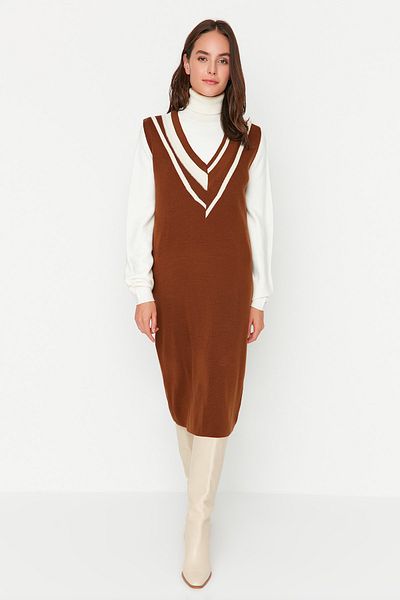 Trendyol Collection Barva Blocked Brown Mini Knitwear Šaty - TWOAW23EL00197