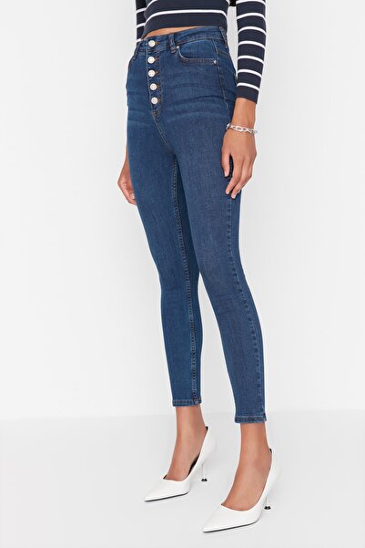 Trendyol Collection Sötétkék elöl gombos, magas derekú, rugalmas skinny farmer TWOAW20JE0051