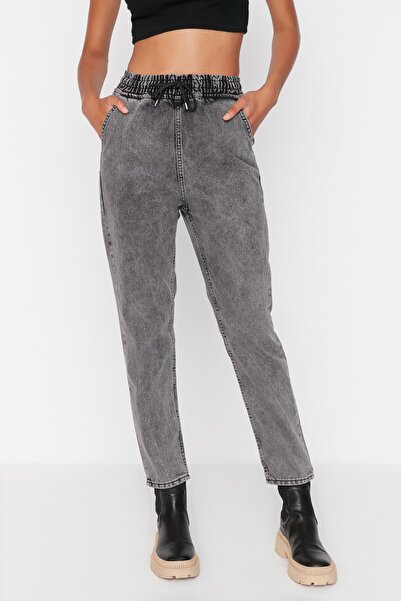 Trendyol Collection Antracit magas derekú Jogger Mom Jeans TWOAW22JE0768