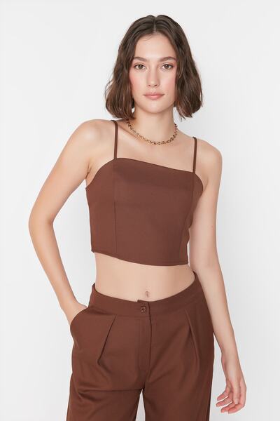 Trendyol Collection Barna szövött pántos blúz TWOAW23BZ00350