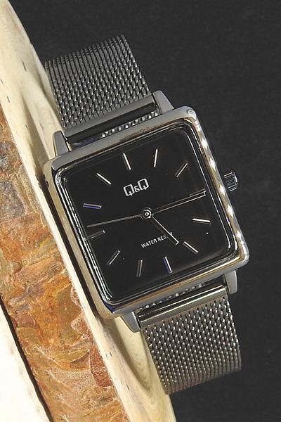 Q&Q Metal Women's Wristwatch Pqb51
