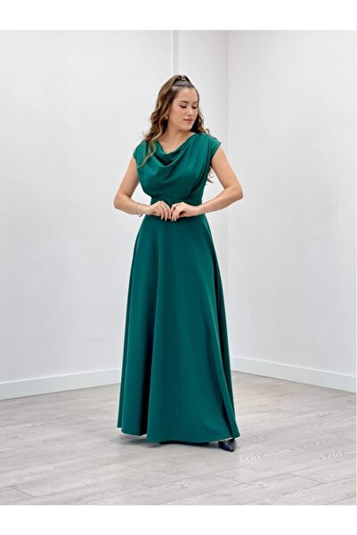 giyimmasalı Φόρεμα με γιακά από ύφασμα κρεπ - Emerald Green