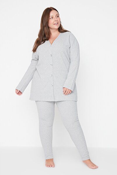 Trendyol Curve Große Größen in Pyjama-Set - Grau - Unifarben
