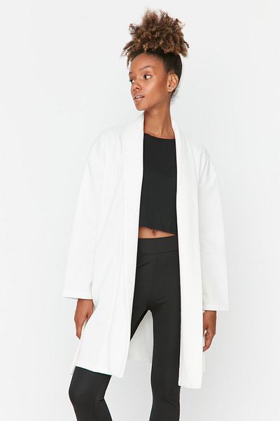Trendyol Collection Ecrufarbener Morgenmantel aus strukturiertem Strick mit Gürtel THMAW23SB00002