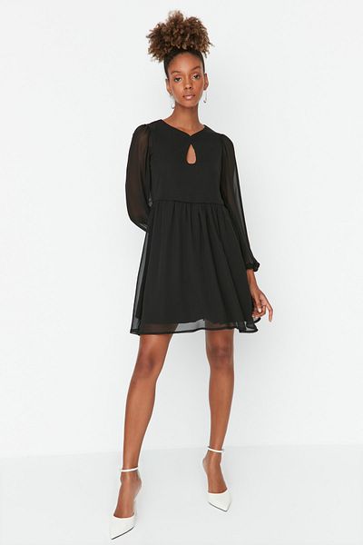 Trendyol Collection Černé mini lemované šifonové tkané šaty TWOAW23EL00846