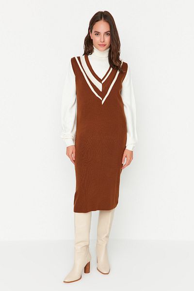 Trendyol Collection Barva Blocked Brown Mini Knitwear Šaty - TWOAW23EL00197
