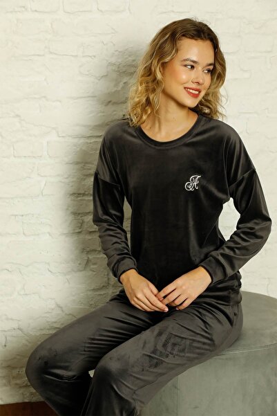 Farya Home Luxury Velvet Collection Silky Velvet Pajama Set