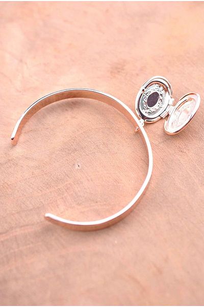 Buffer The Betys -tb69 Photo Framed Handcuffs Bracelet