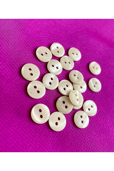 quella atelier Shiny Cream Color Button 20 Pieces