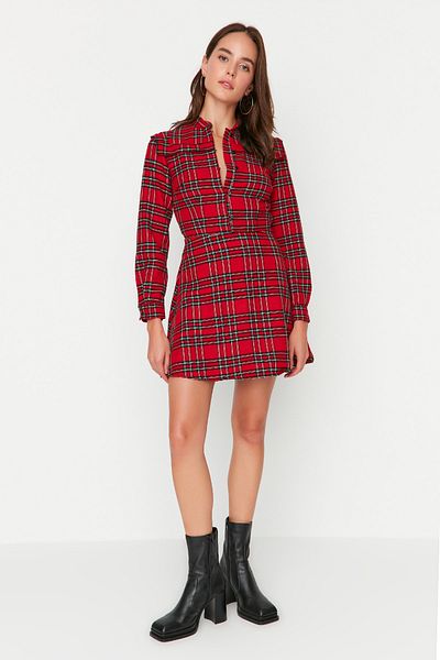 Trendyol Collection Rotes kariertes Webkleid TWOAW23EL00404