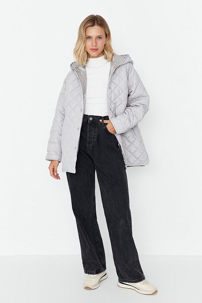 Trendyol Collection Šedý nepromokavý prošívaný kabát s kapucí TWOAW23MO00131