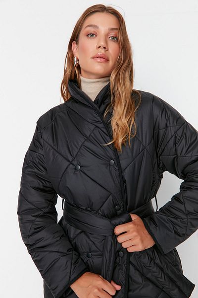 Trendyol Collection Winterjacke - Schwarz - Puffer