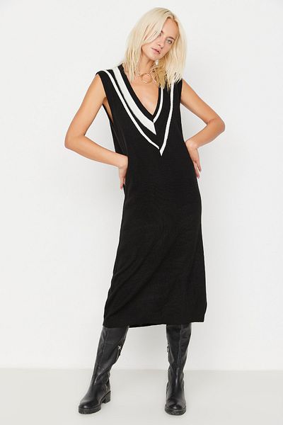 Trendyol Collection Barva Blocked Black Mini Pletené šaty - TWOAW23EL00197