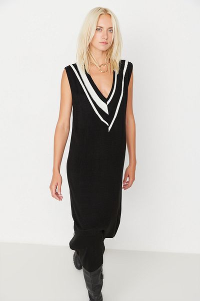 Trendyol Collection Barva Blocked Black Mini Pletené šaty - TWOAW23EL00197