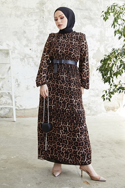 InStyle Nilva vzorované šifónové šaty - hnedé