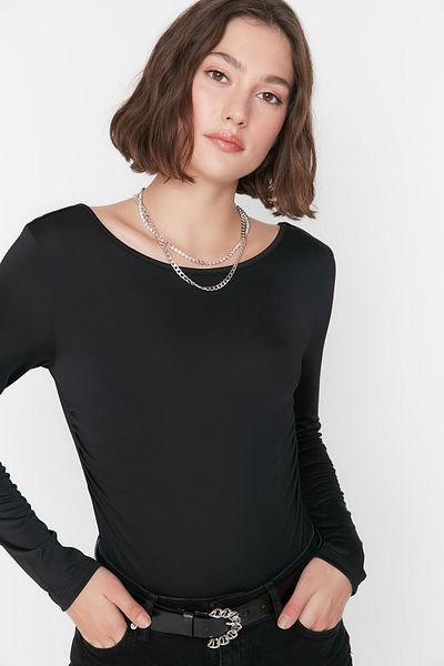 Trendyol Collection Dzianinowy korpus z czarnym tyłem i zatrzaskami TWOAW23BD00049