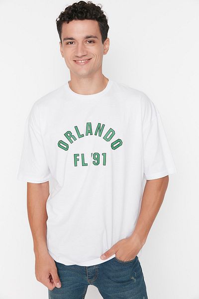 Trendyol Collection Λευκό Oversize City Printed T-shirt με λαιμόκοψη - 100% βαμβάκι TMNSS22TS0304