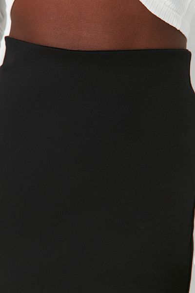 Trendyol Collection Schwarzer, taillierter, eleganter Strick-Bleistiftrock mit Schlitzdetail und hoher Taille TWOSS20ET0145