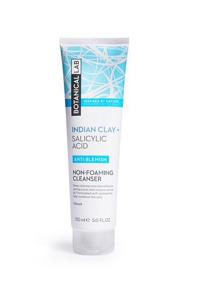 Botanicallab Indian Clay and Salicylic Acid Non-foaming Face Wash Gel 150 Ml