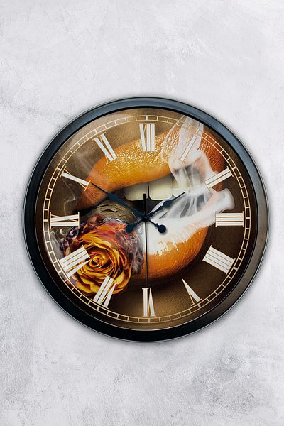 Kasva Concept Gift 40 cm Black Metal Drinker Wall Clock