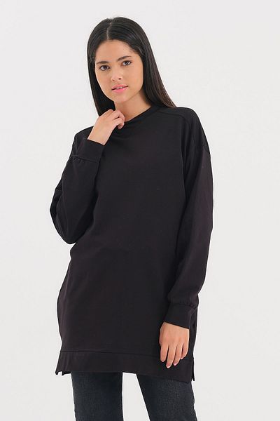 Gippe Collection Черен плетен суитшърт с кръгло деколте и ръкави