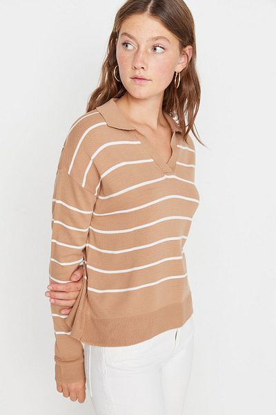 Trendyol Collection Трикотажен пуловер с поло деколте с камилски райета - Twoaw22Kz0735