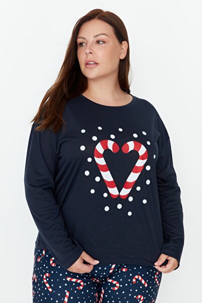 Trendyol Curve Újévi témájú sötétkék kötött pizsama szett - TBBAW23AI00044