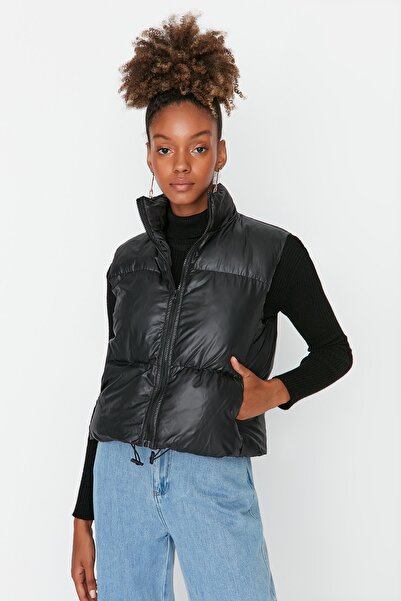Trendyol Collection Černá Puffer Vesta TWOSS21YE0005