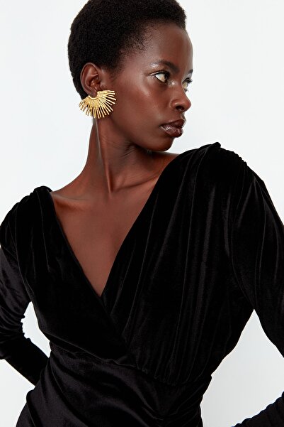 Trendyol Collection Černé pletené krátké svěšené večerní šaty - TPRAW23EL00128