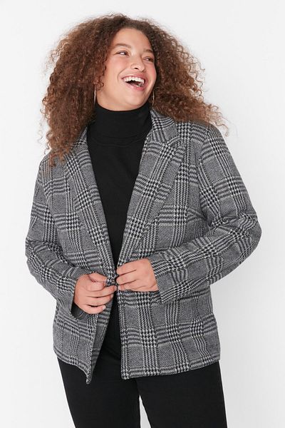 Trendyol Curve Große Größen in Jacke - Grau - Regular Fit