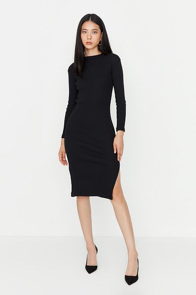Trendyol Collection Detailní černé pletené šaty s rozparkem TWOAW23EL00120